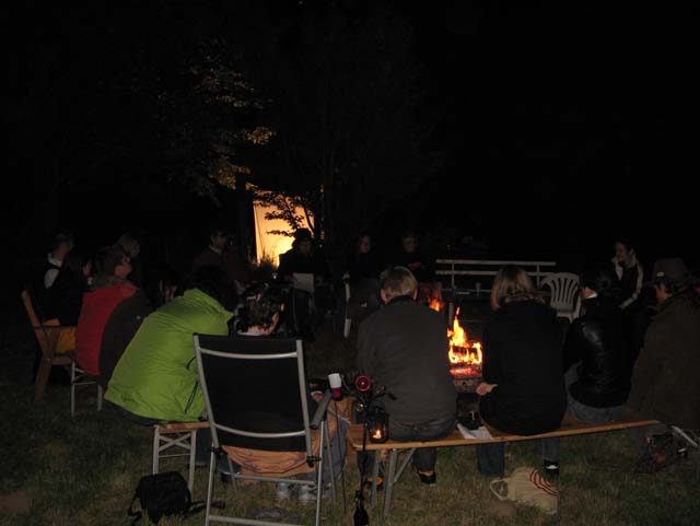 Madleńka, naša režiserka, sceny zwjazuje.